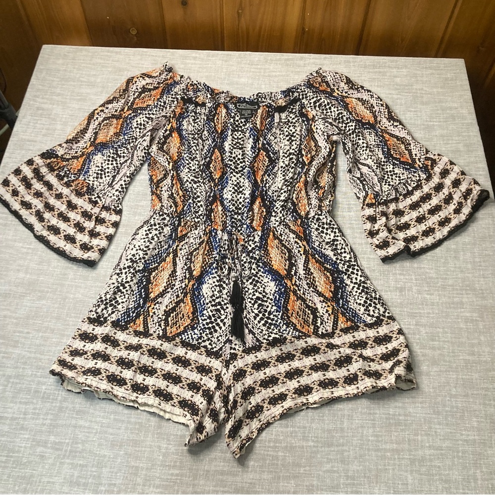 Angie Medium Romper Multicolor Snakeskin Elastic Neck Boho Southwestern EUC